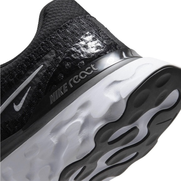 Nike React Infinity Run Flyknit 3 Running Shoes - Picture 8 of 11